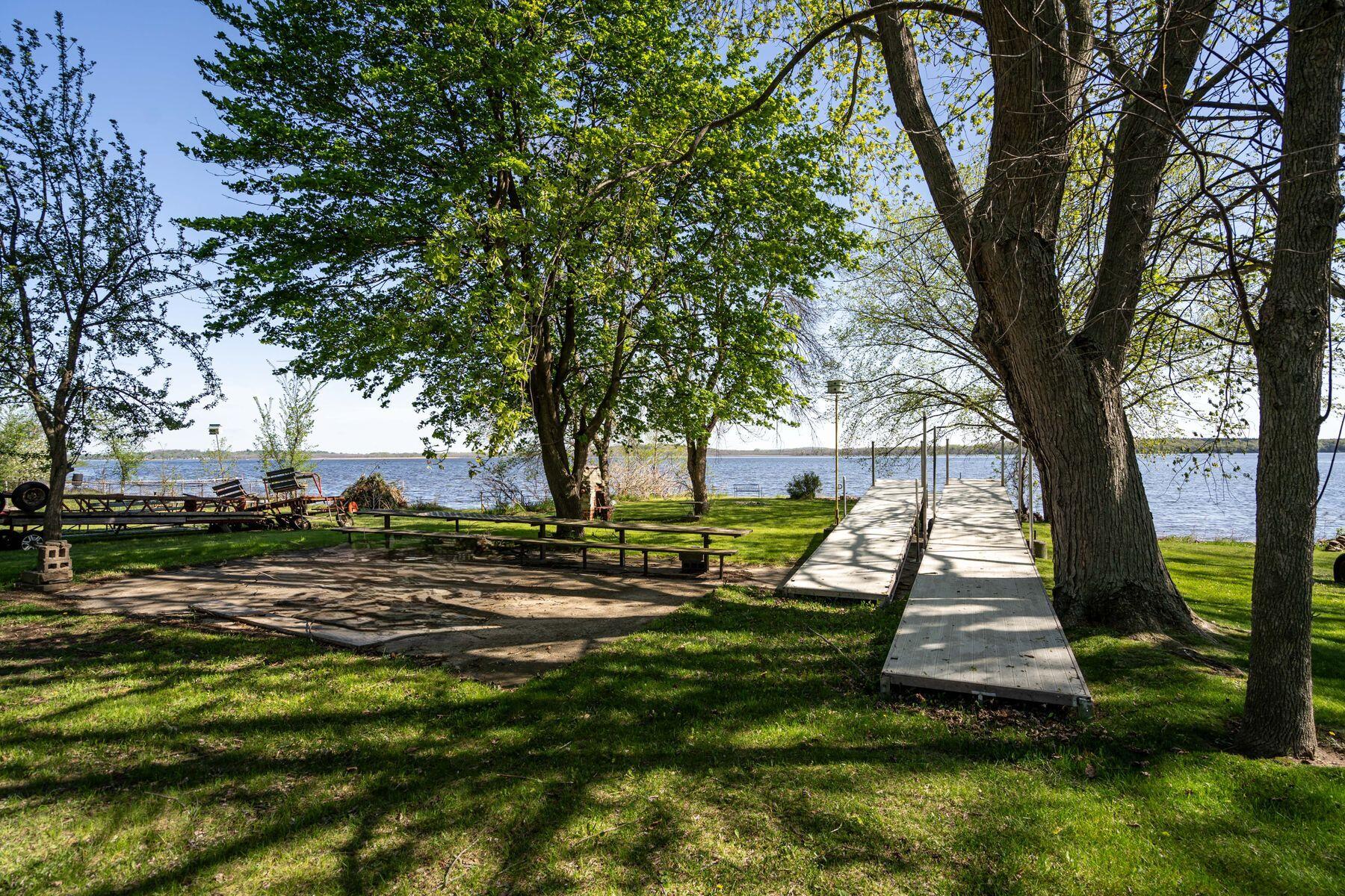 W475 Huron Bay Dr