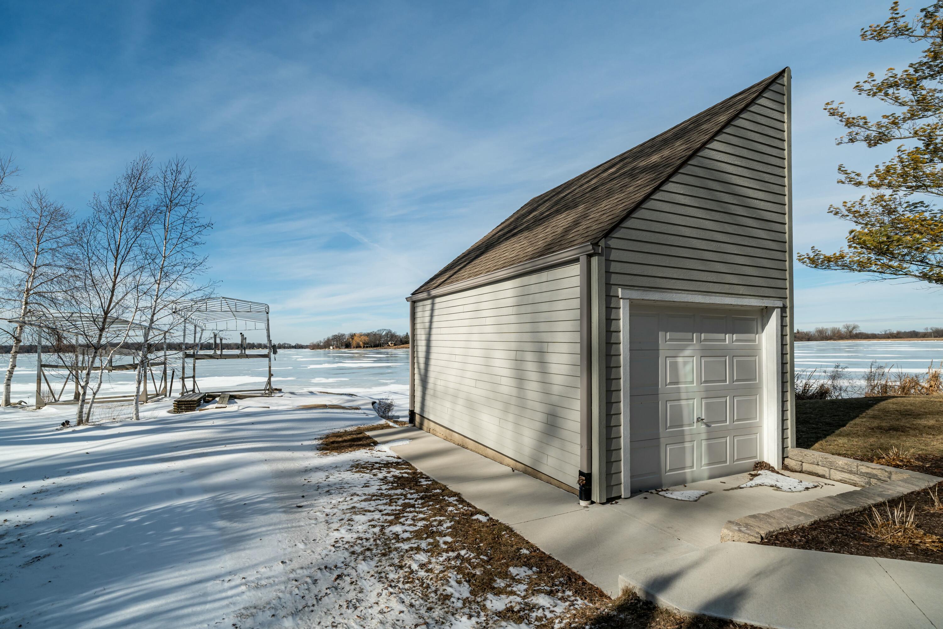 N5077 Lake Dr
