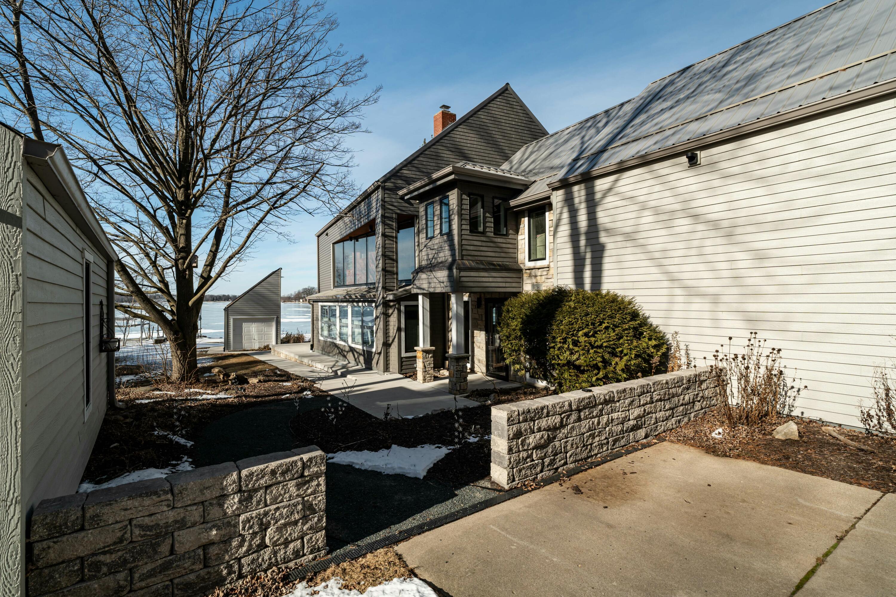 N5077 Lake Dr