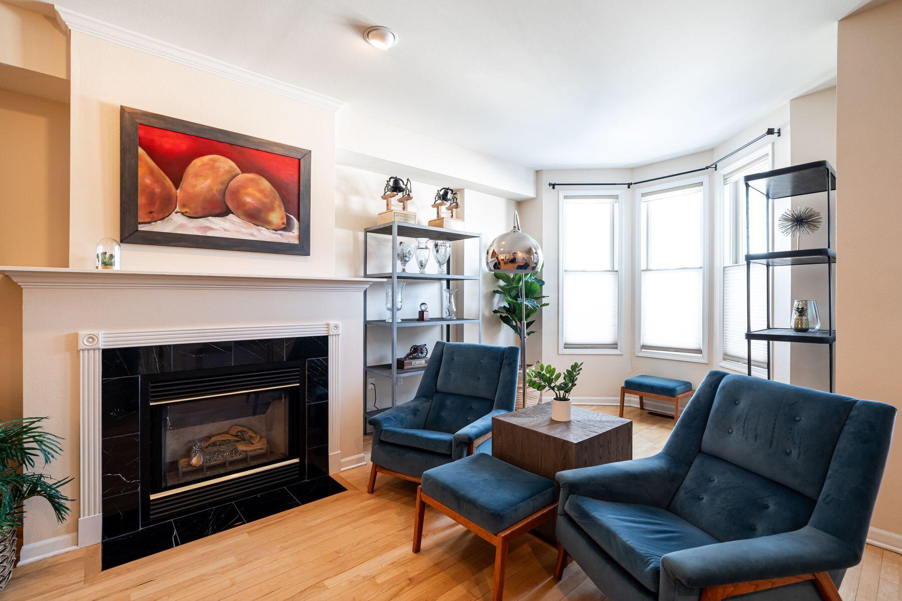 1607 E Park Pl
