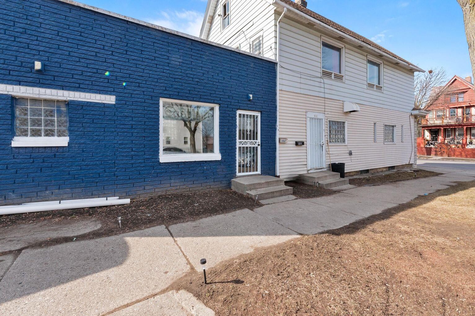 139 E Burleigh St