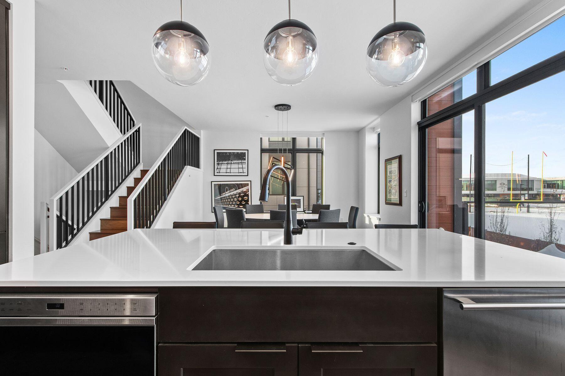 1110 Brookwood Dr