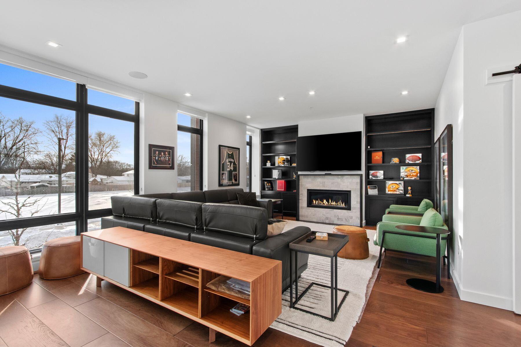 1110 Brookwood Dr