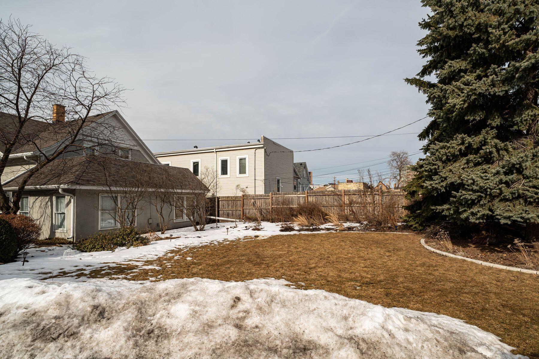 1636 N Warren Ave