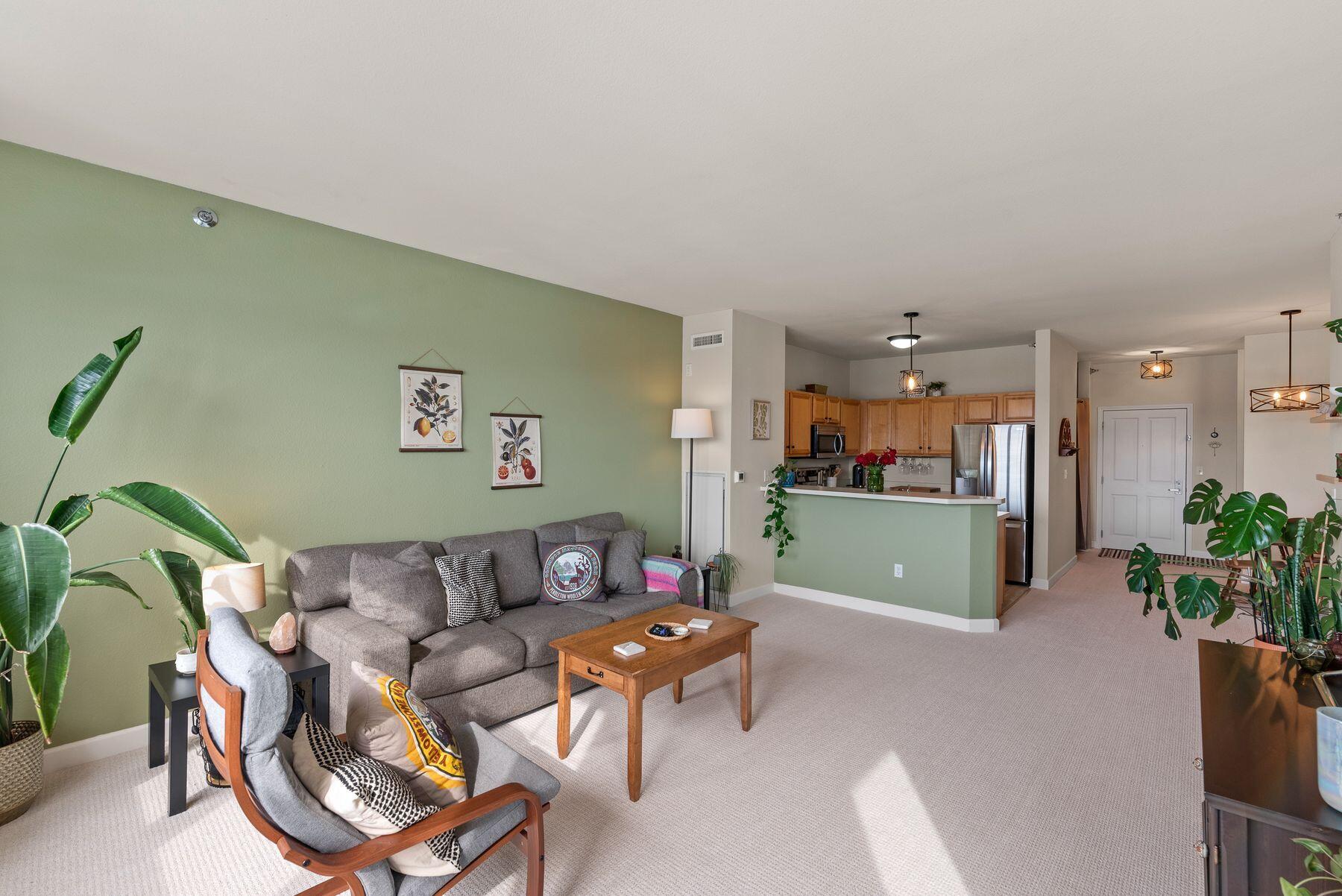 4110 S Lake Dr