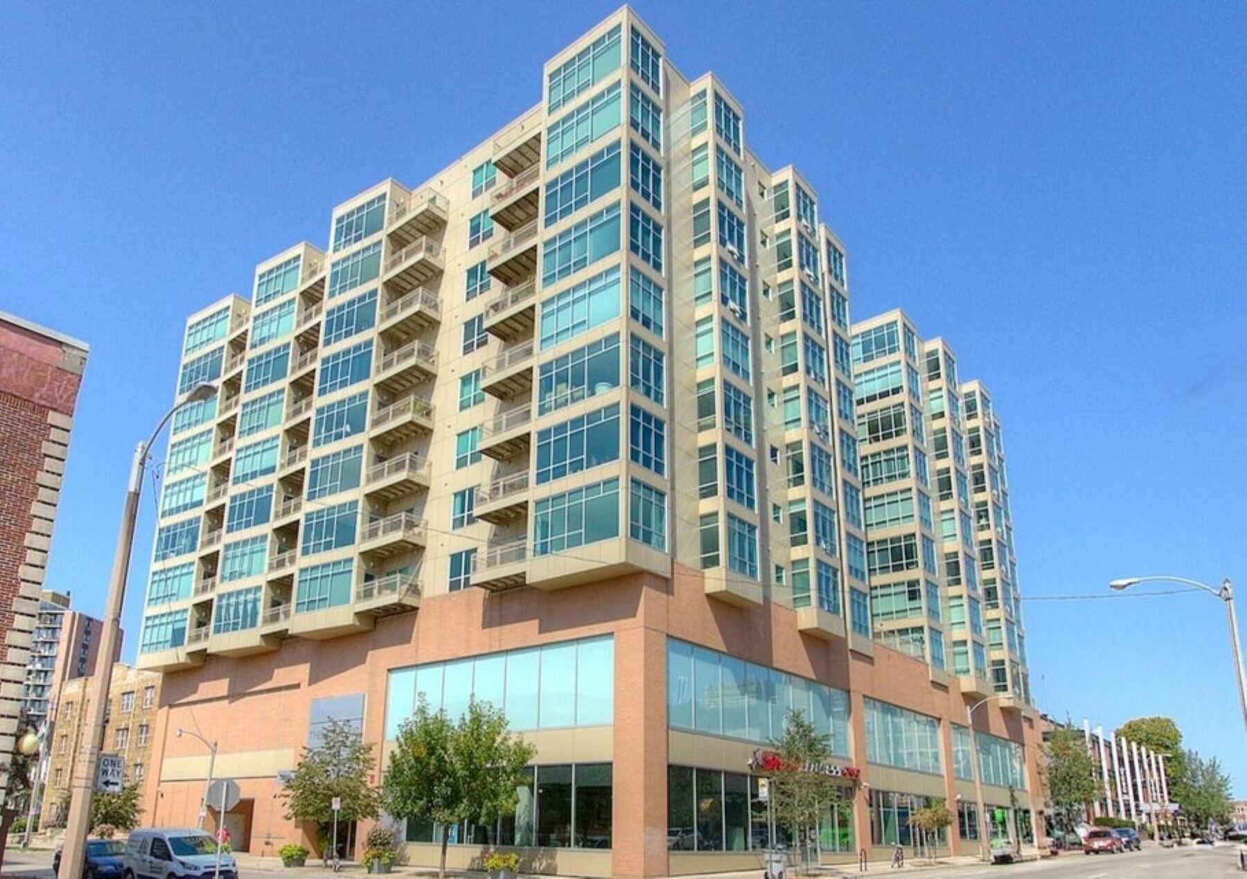 1550 E Royall Pl