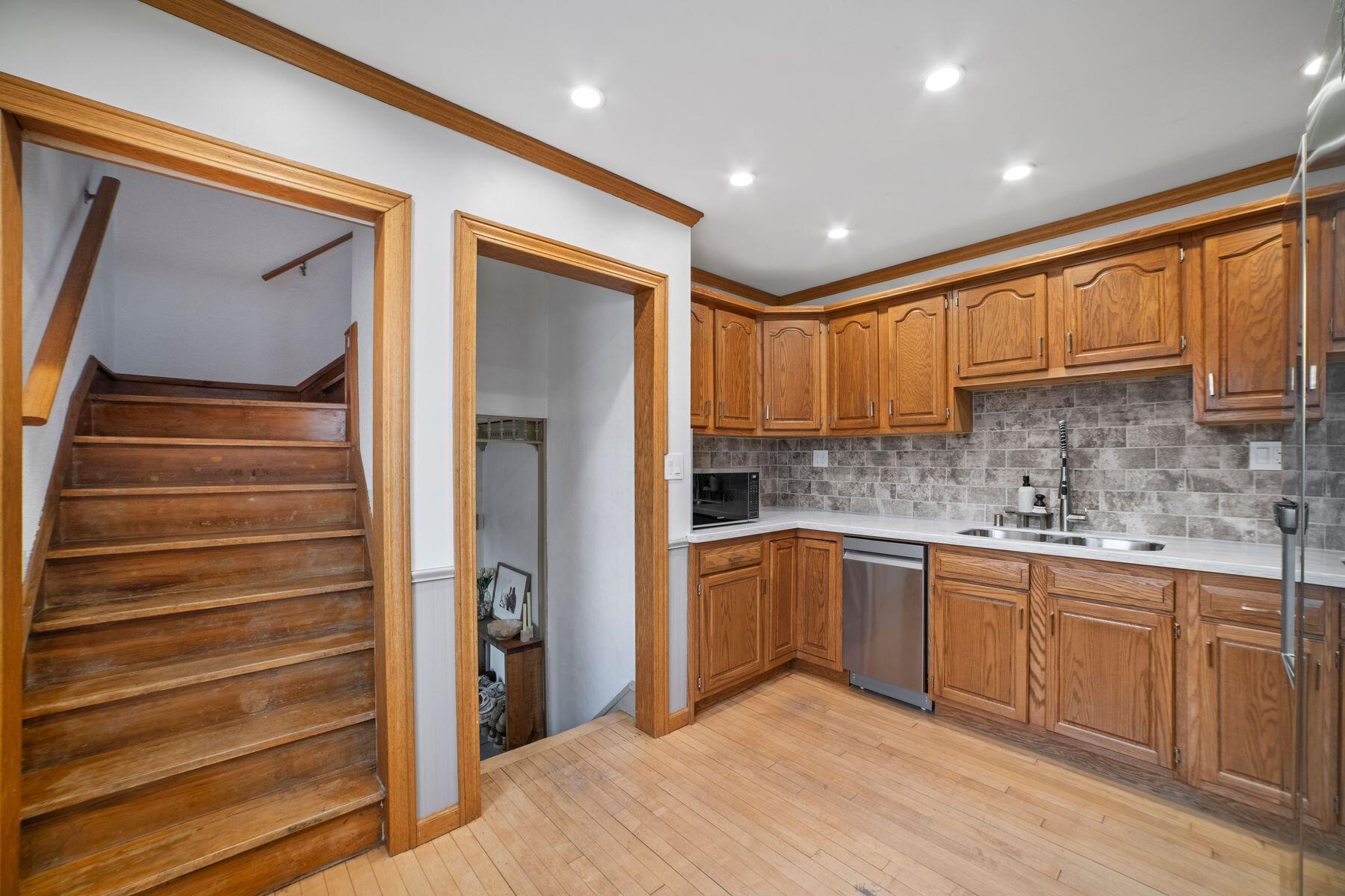 1515 S Calhoun Rd