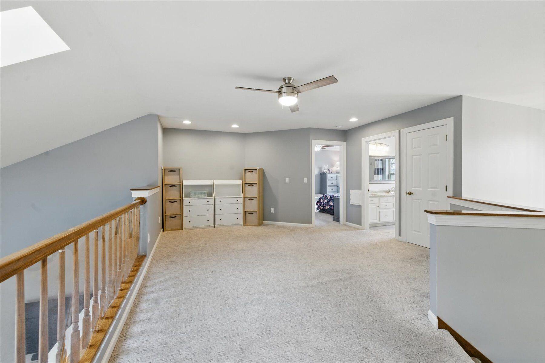 1121 Dana Ln