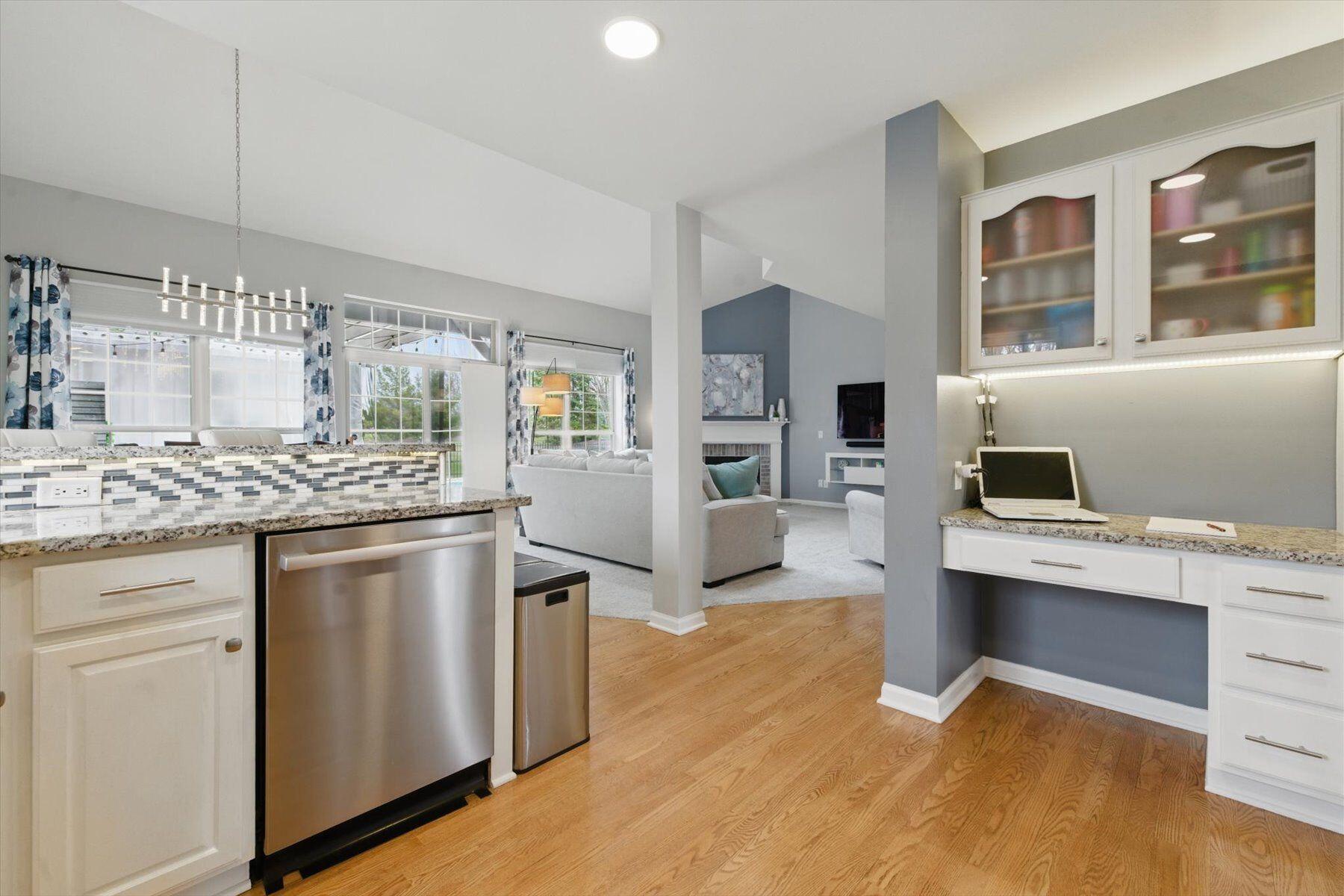 1121 Dana Ln
