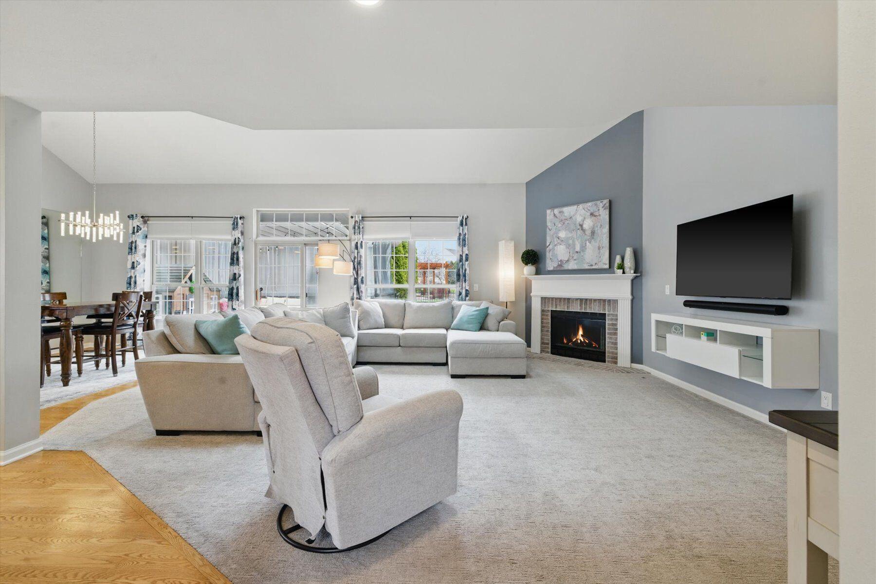 1121 Dana Ln