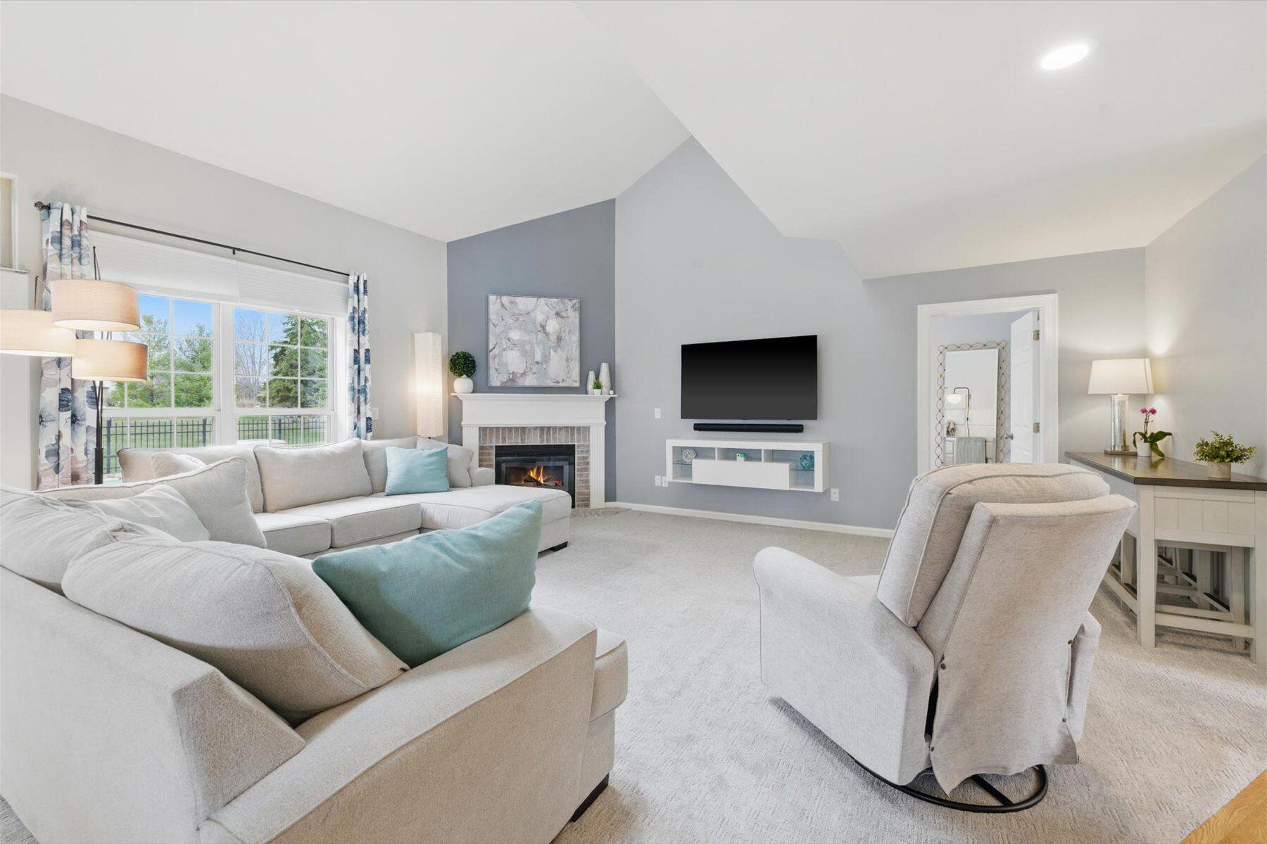 1121 Dana Ln