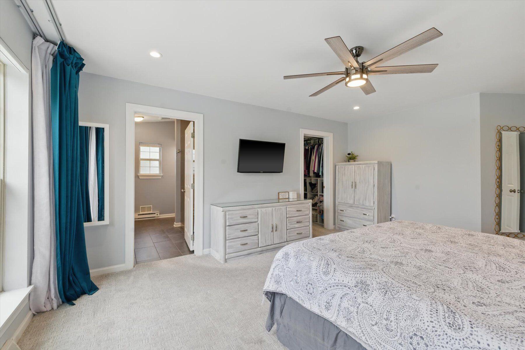 1121 Dana Ln