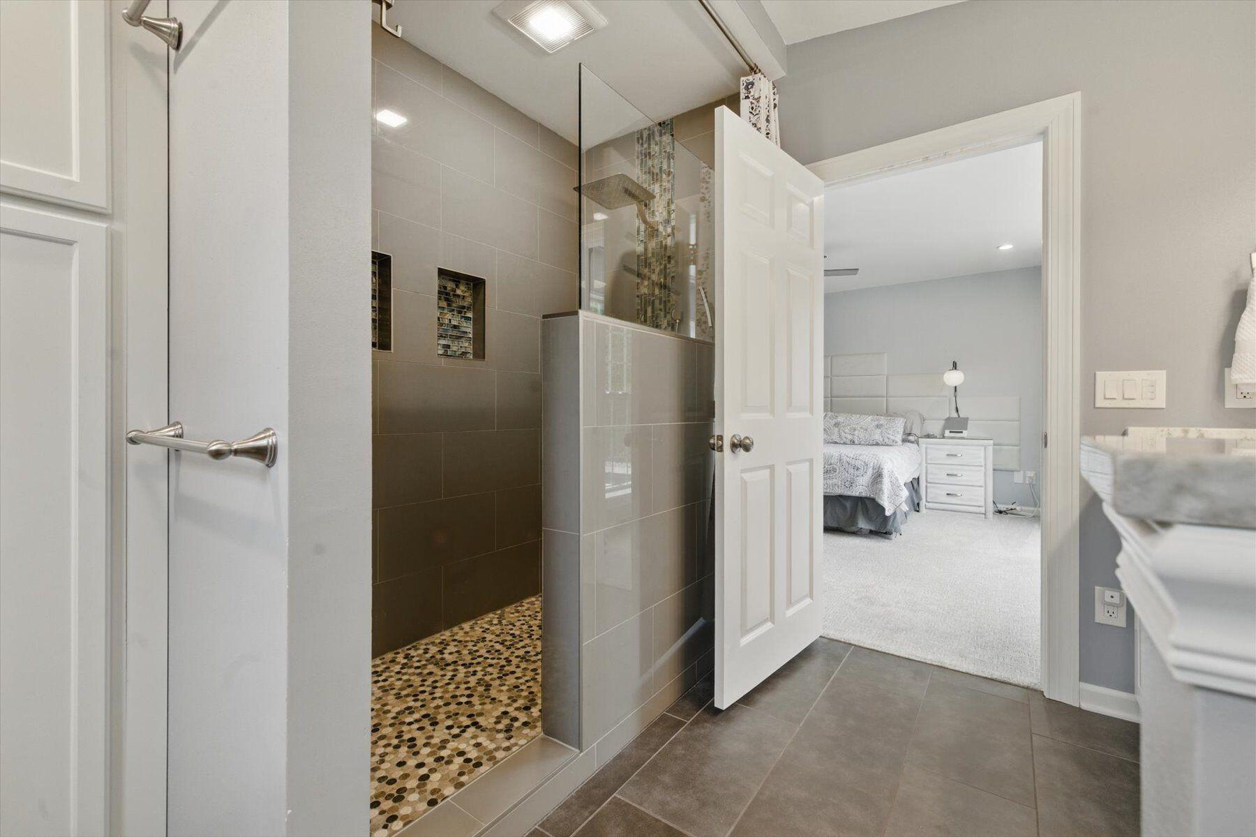 1121 Dana Ln
