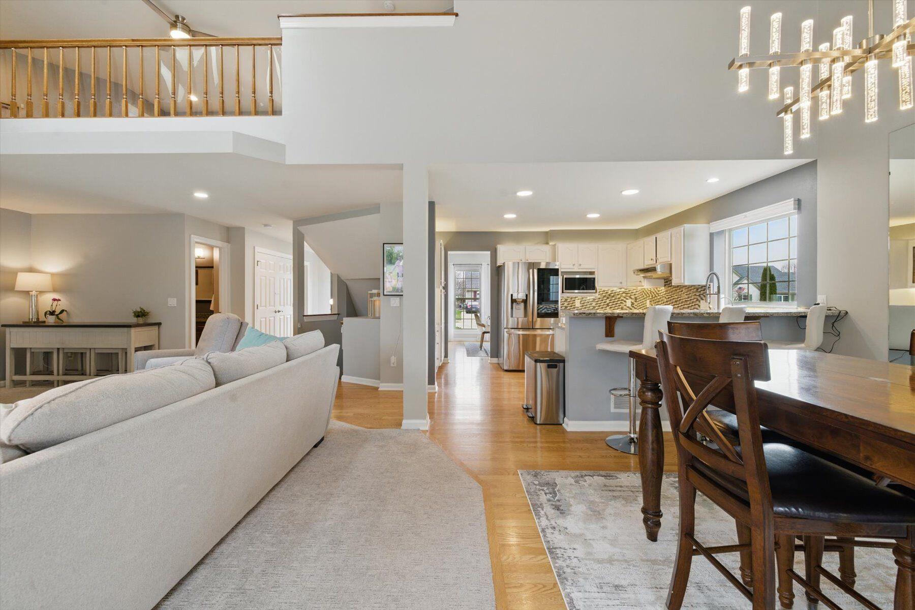 1121 Dana Ln