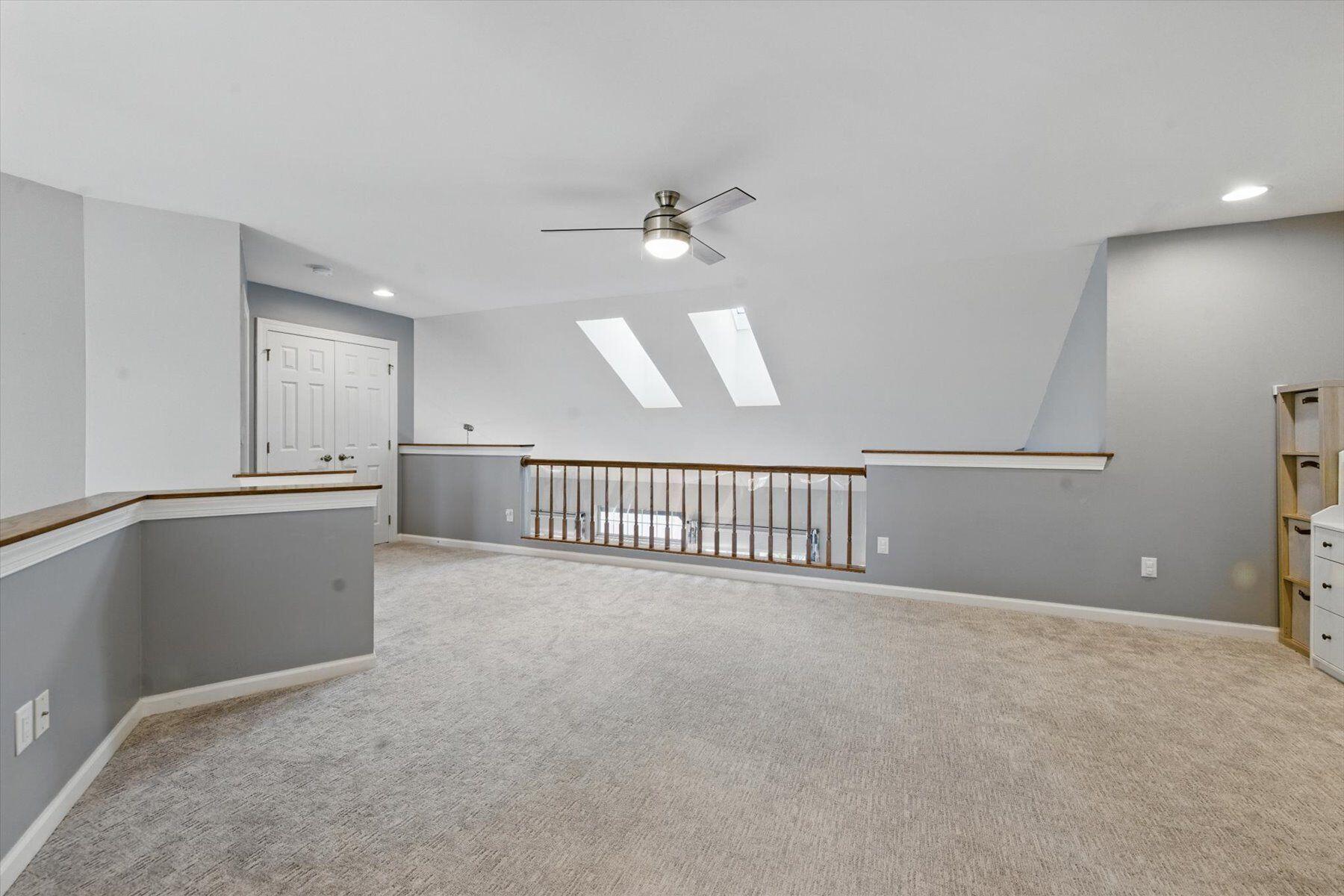 1121 Dana Ln