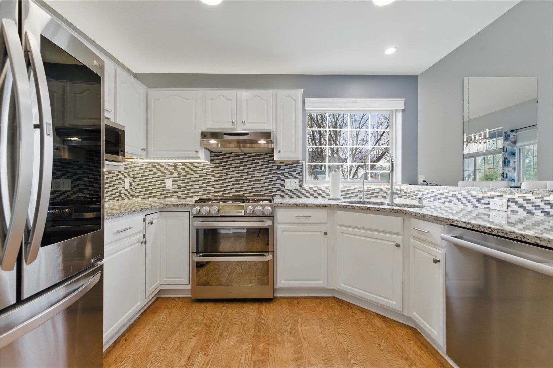 1121 Dana Ln