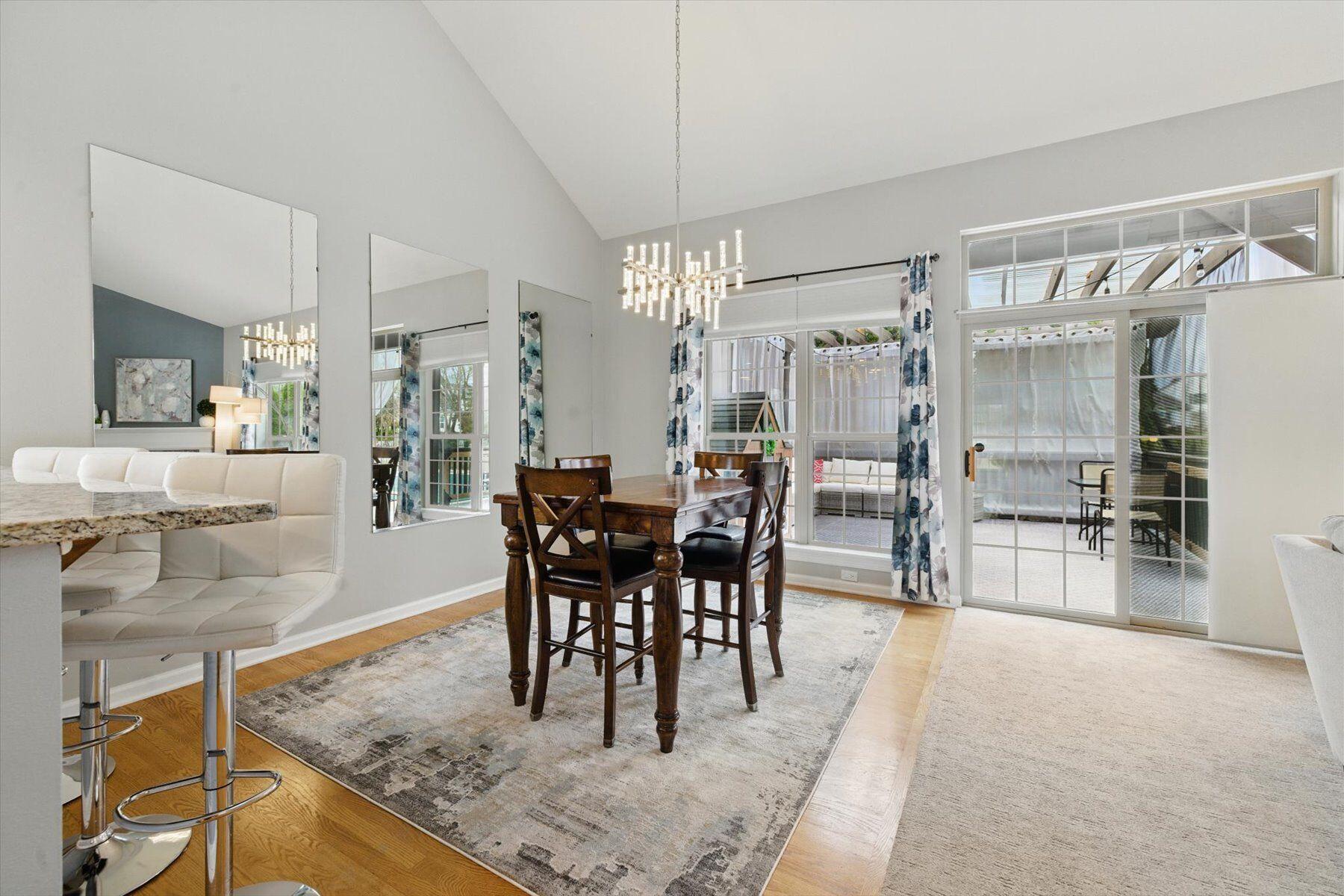 1121 Dana Ln