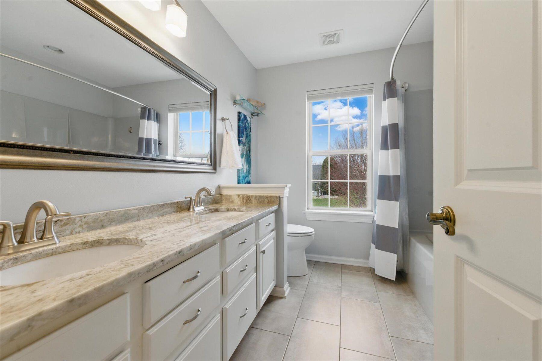 1121 Dana Ln