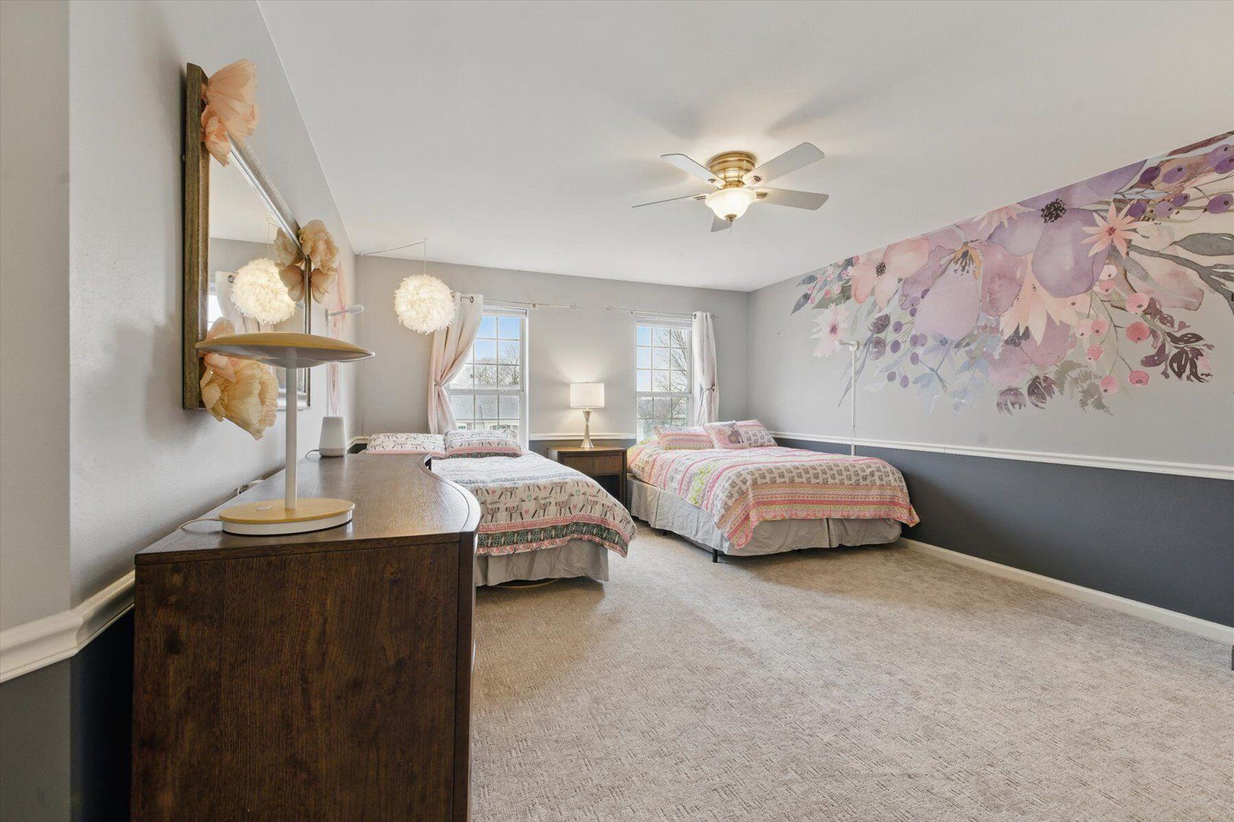 1121 Dana Ln