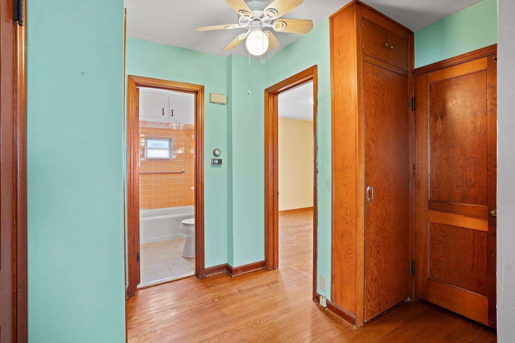 5575 N Navajo Ave
