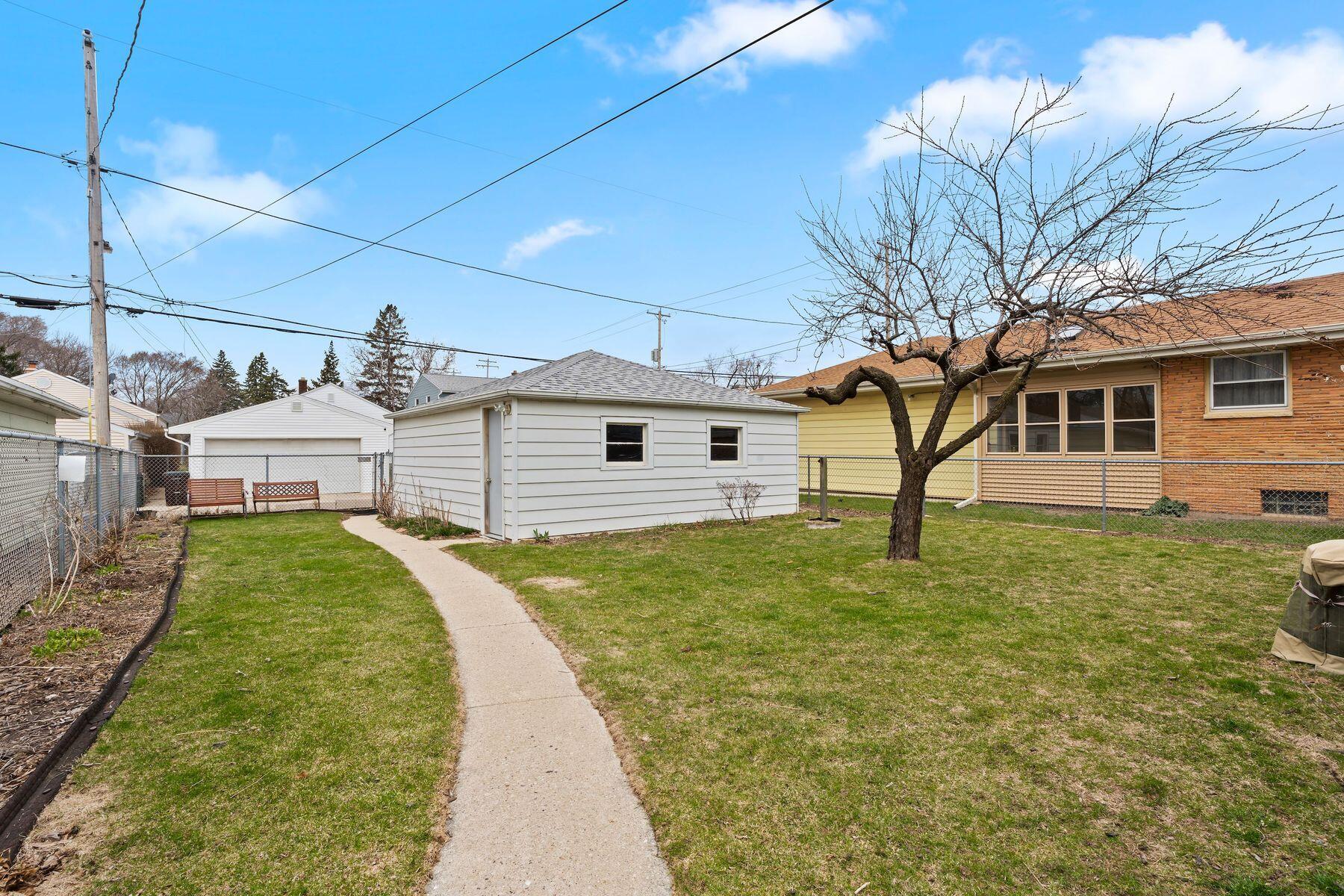 5575 N Navajo Ave