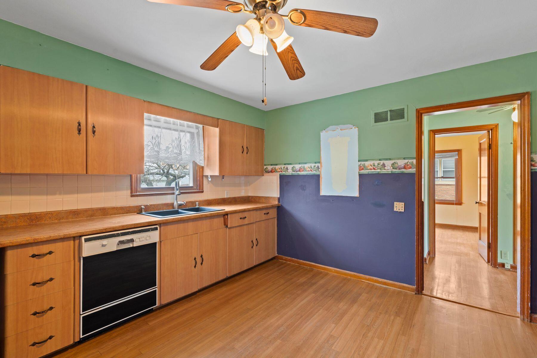 5575 N Navajo Ave
