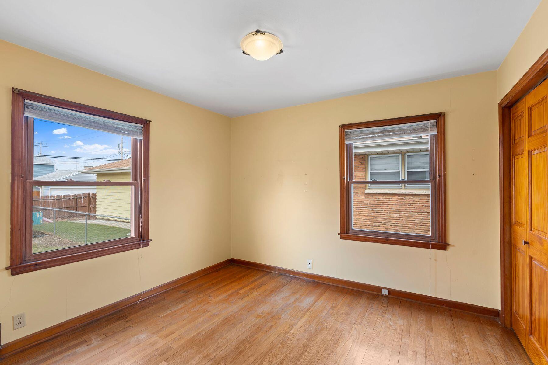 5575 N Navajo Ave