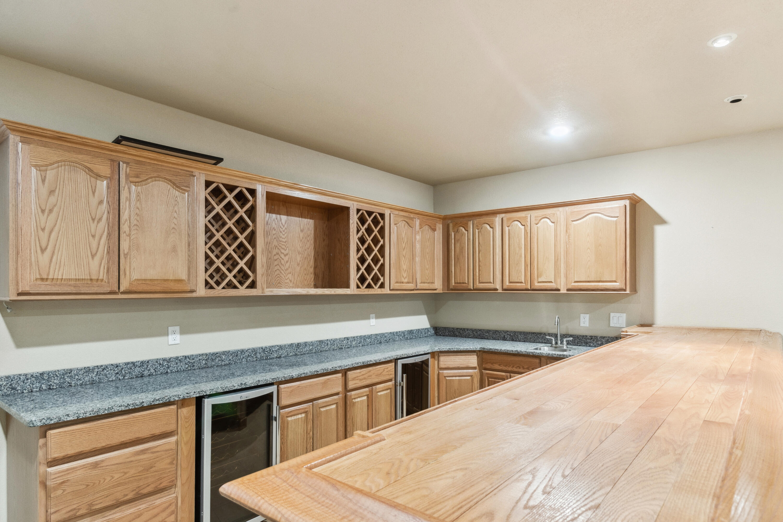 1561 Prestwick Dr