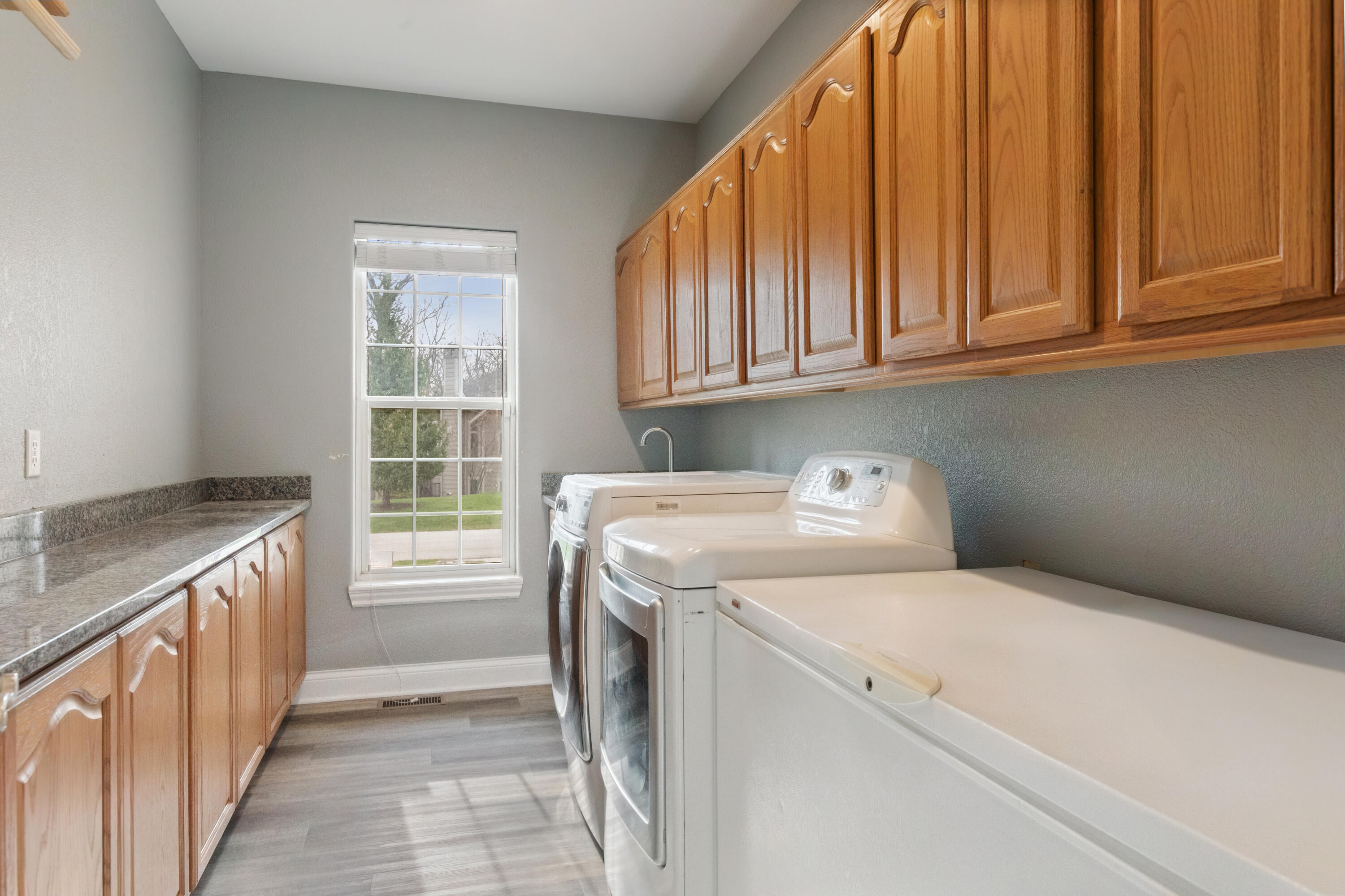 1561 Prestwick Dr