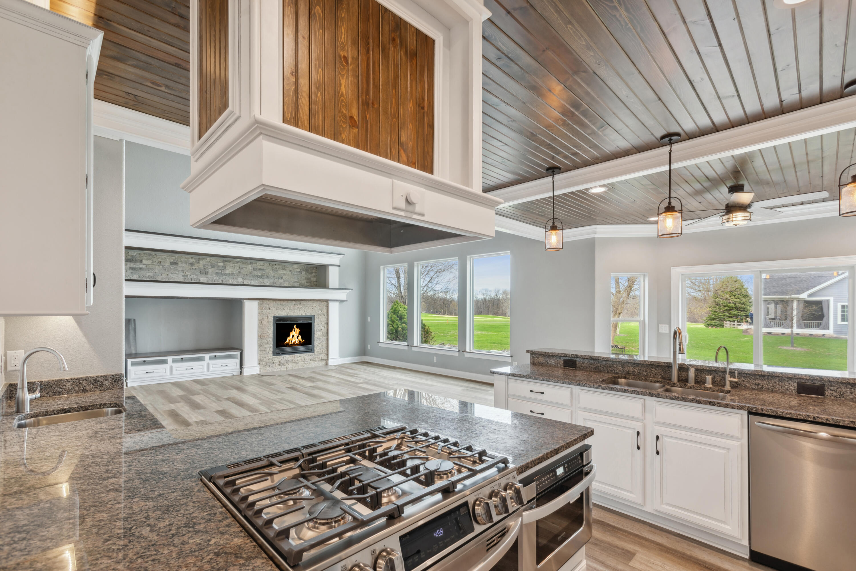 1561 Prestwick Dr