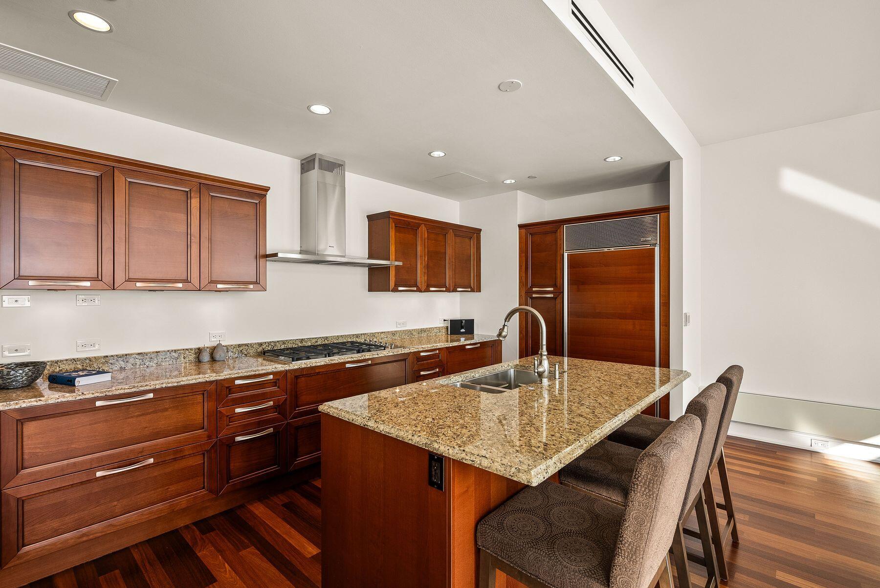 825 N Prospect Ave