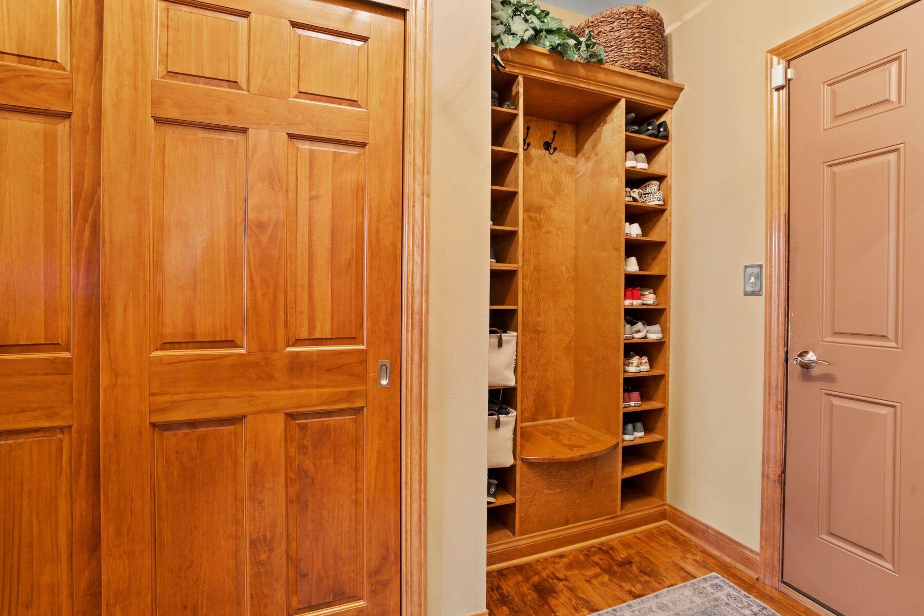 1828 Glenn Spring Ct
