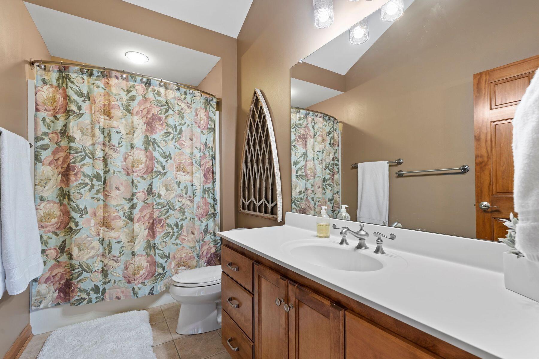 1828 Glenn Spring Ct