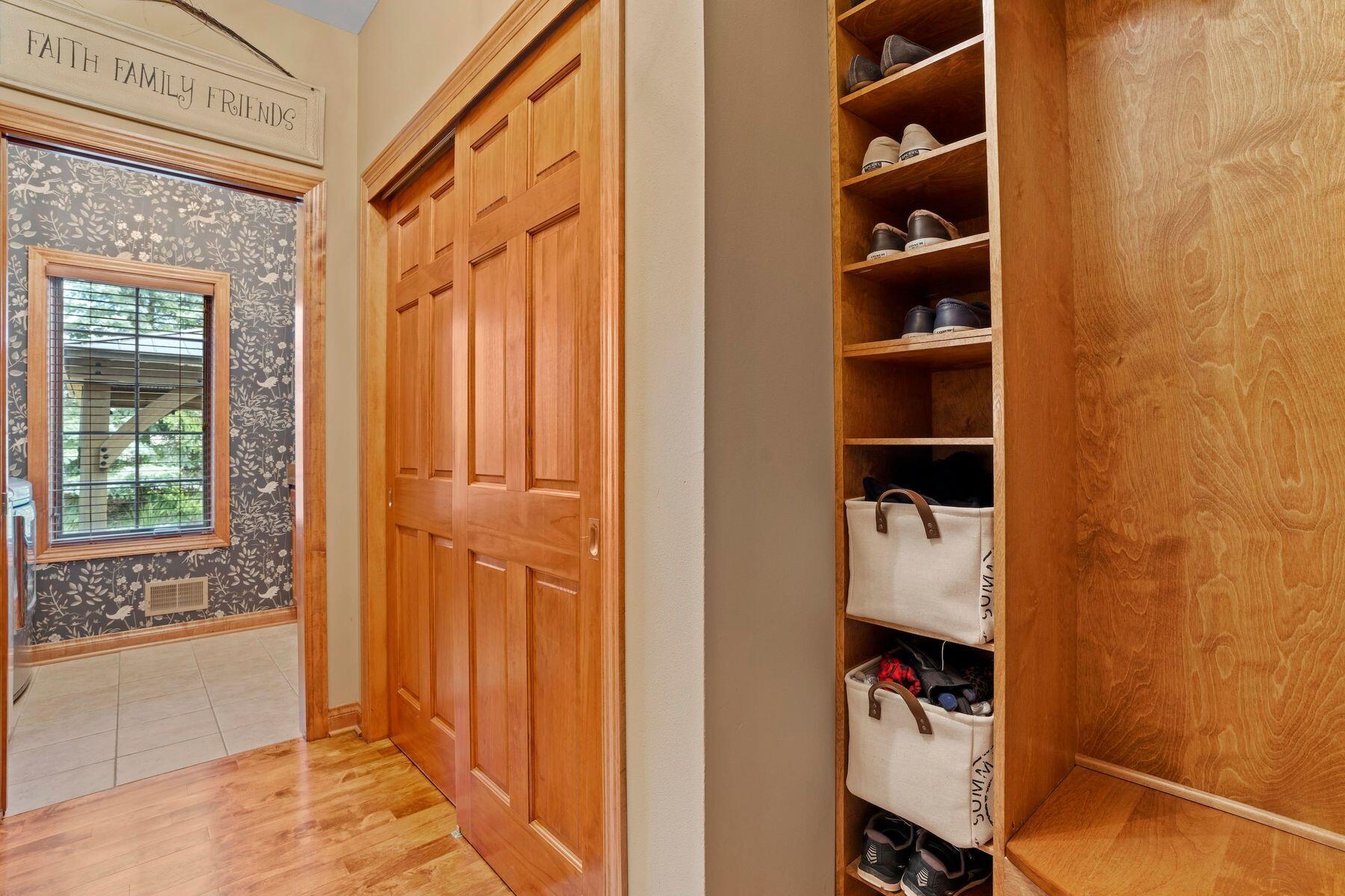 1828 Glenn Spring Ct