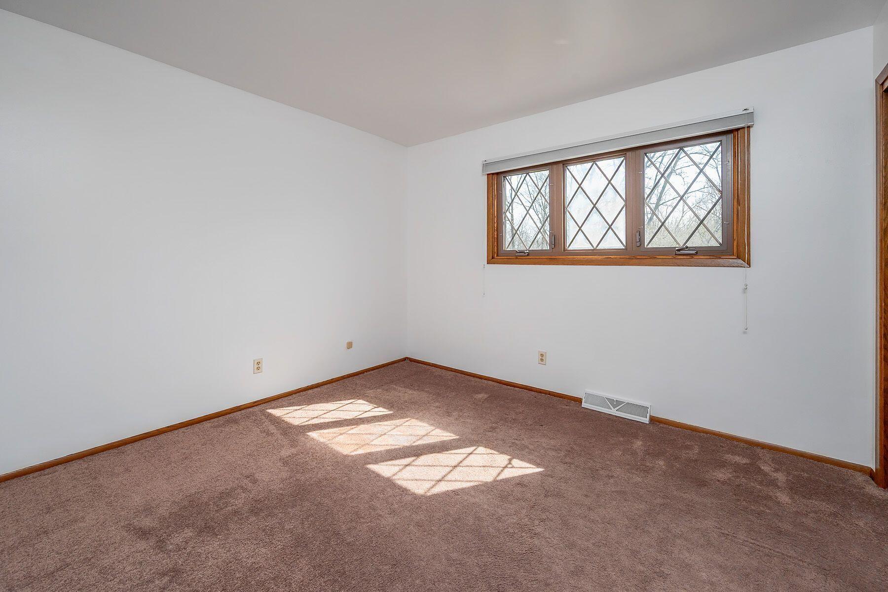 17652 Nassau Dr