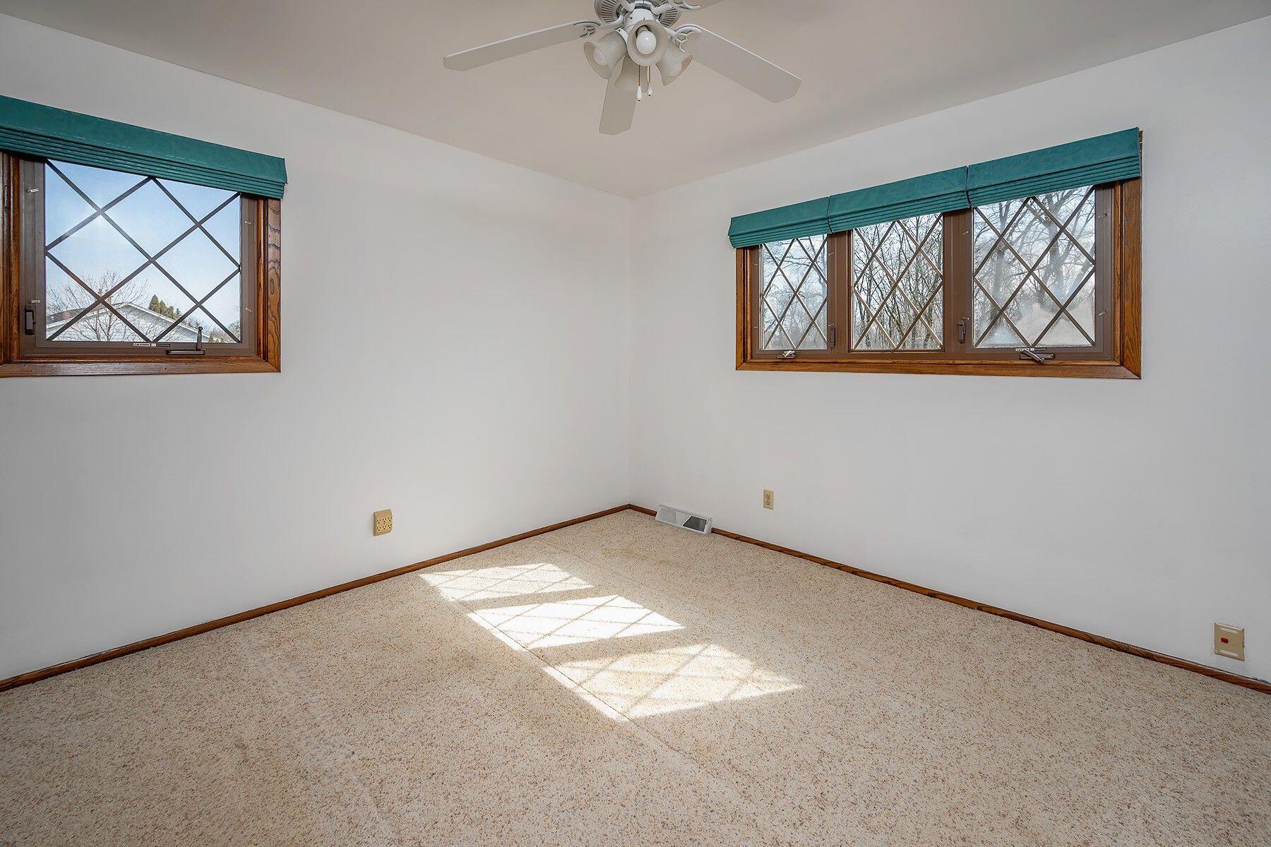17652 Nassau Dr
