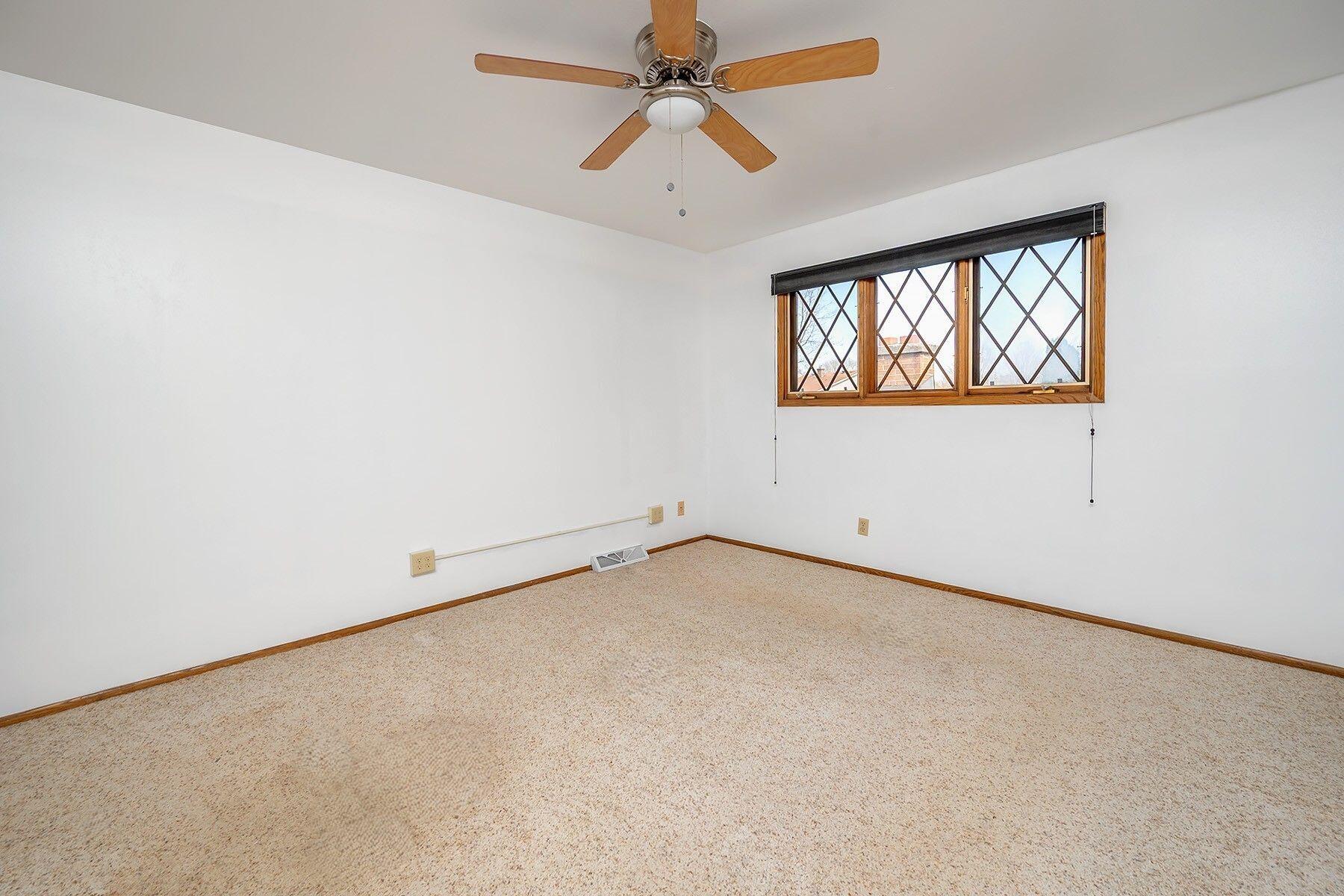 17652 Nassau Dr