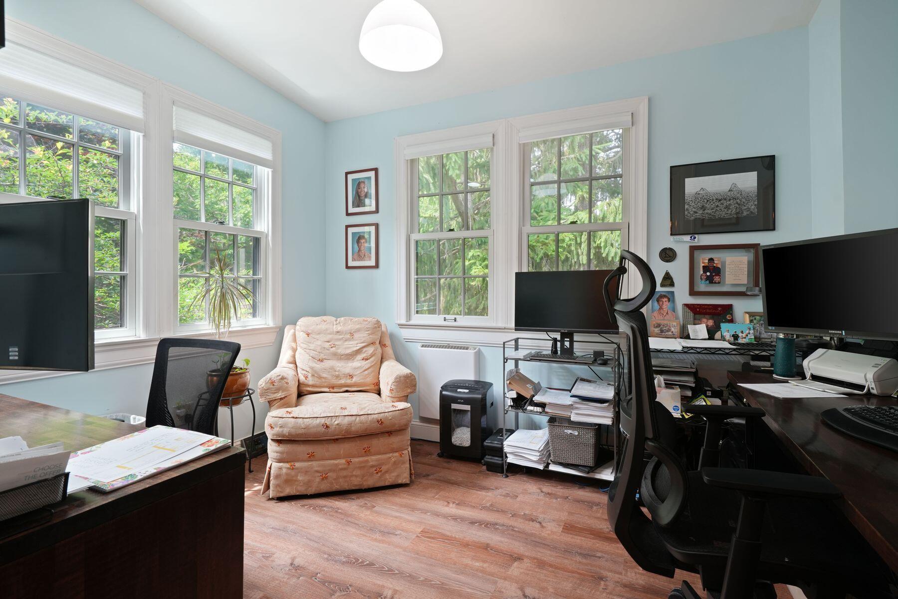 312 N Vincennes Cir