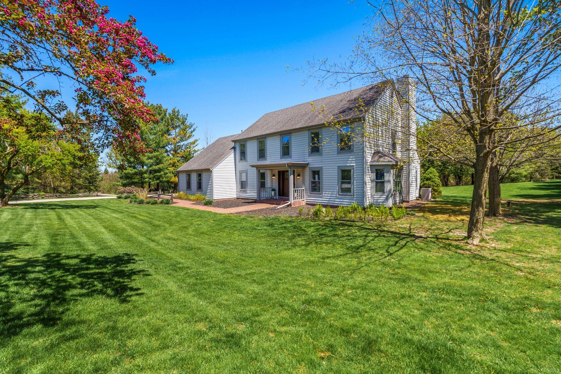 W291N1124 Churchview Dr