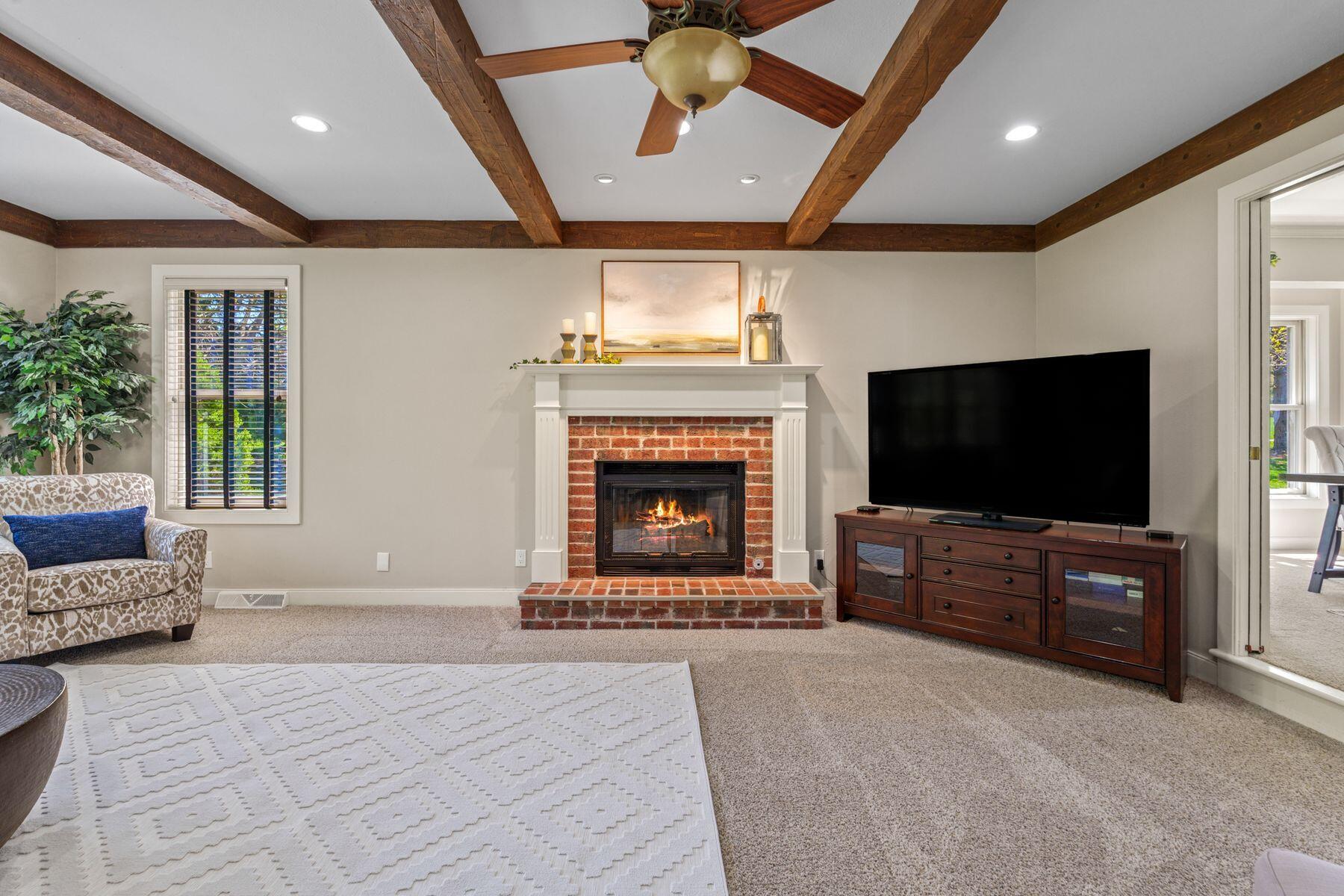 W291N1124 Churchview Dr