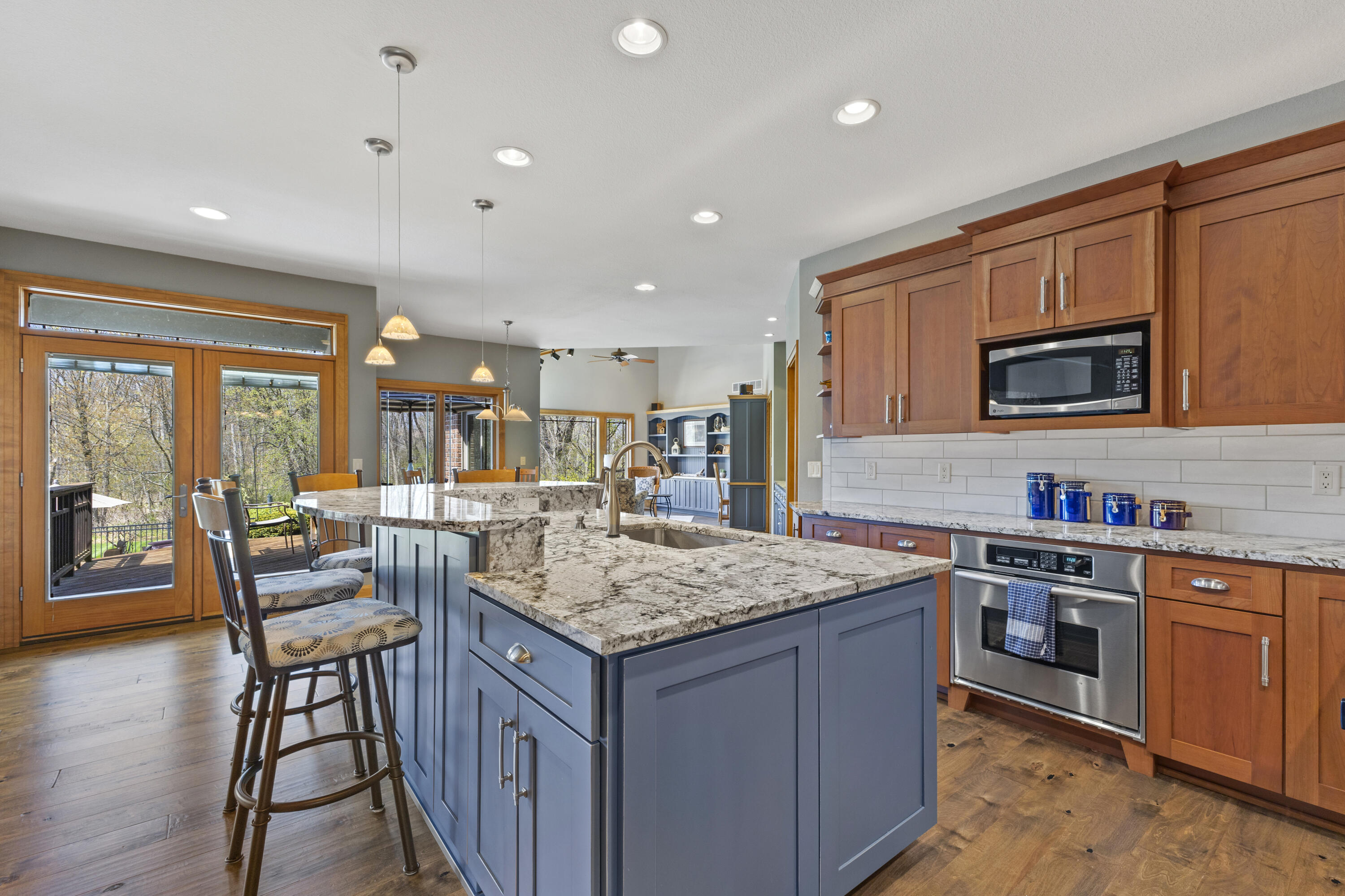5122 Alexander Dr