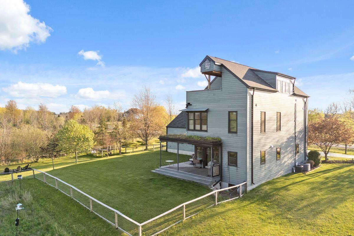 1038 Lakeland Rd