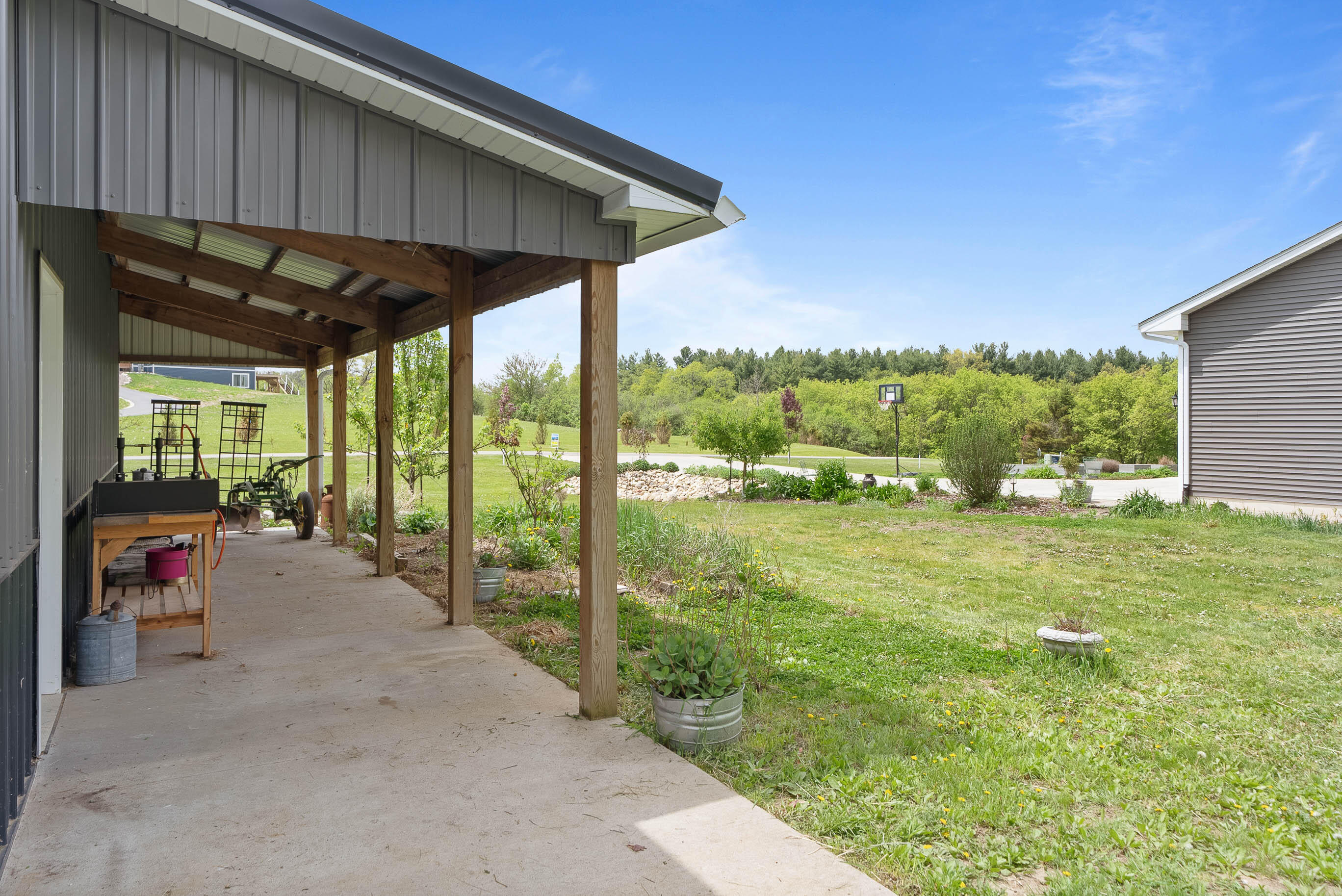 2577 Back Rd