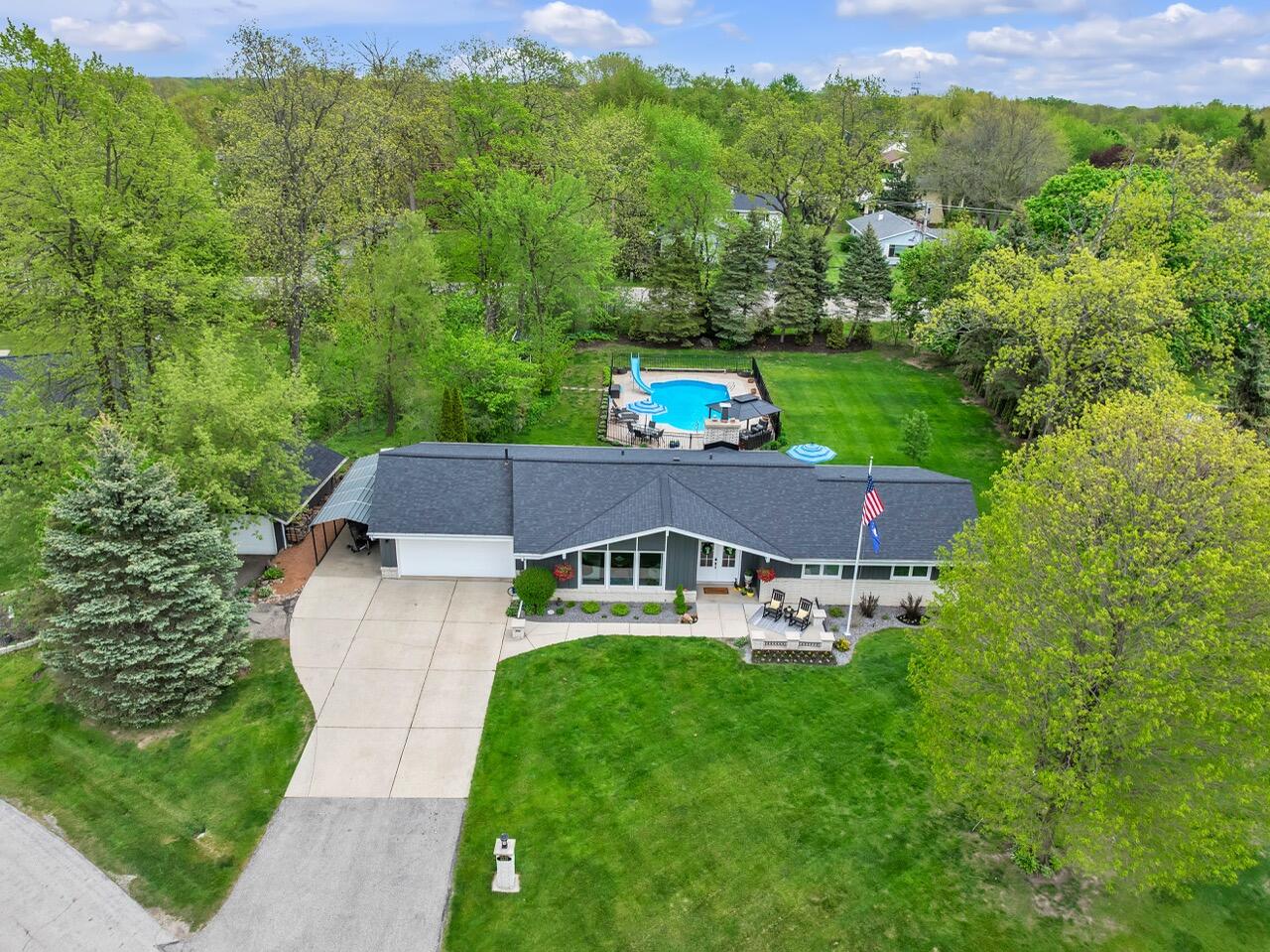 4619 Stonebridge Dr