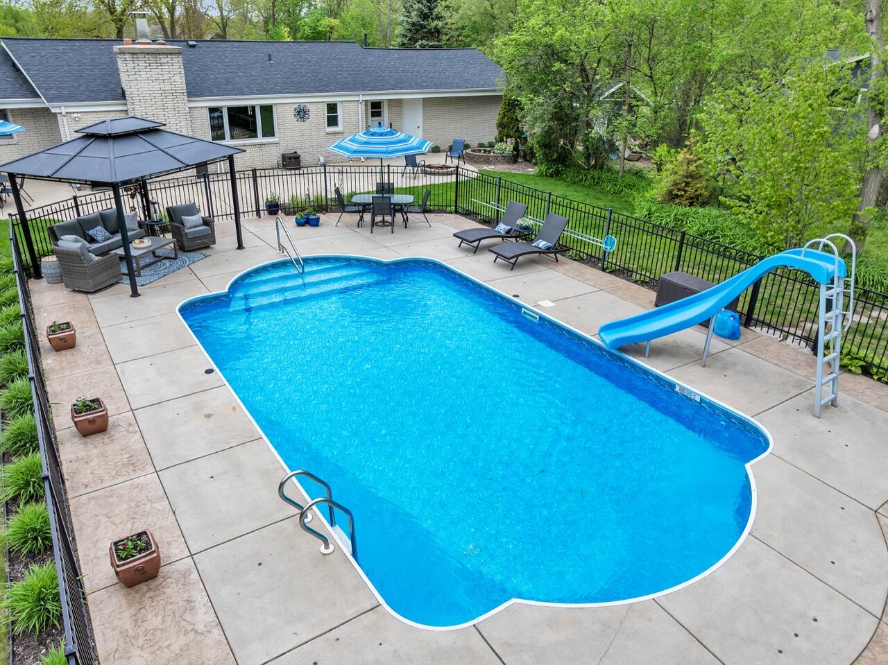 4619 Stonebridge Dr