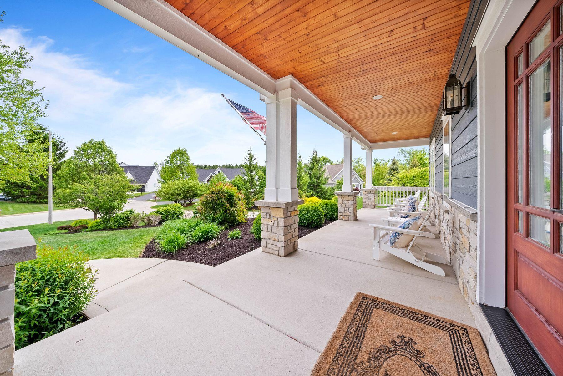 833 Red Hawk Dr