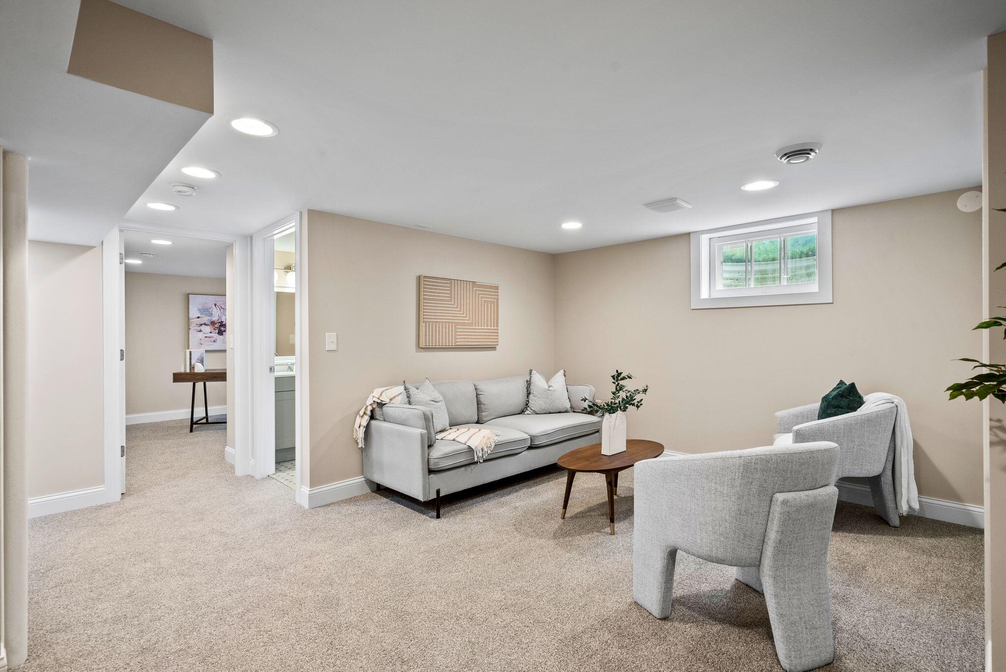 5001 N Bay Ridge Ave