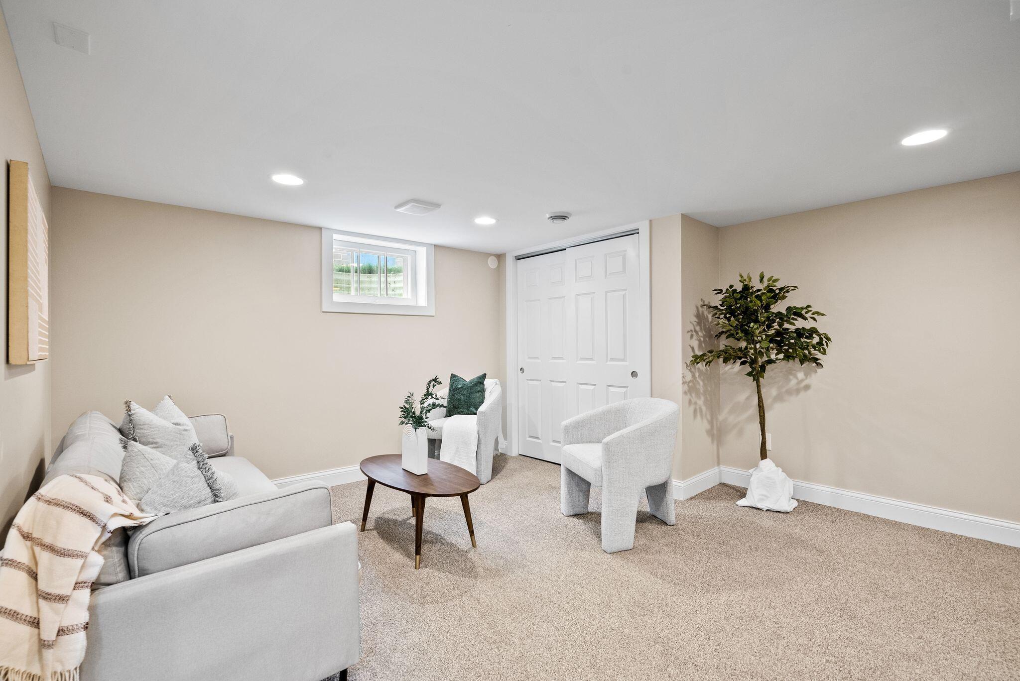 5001 N Bay Ridge Ave