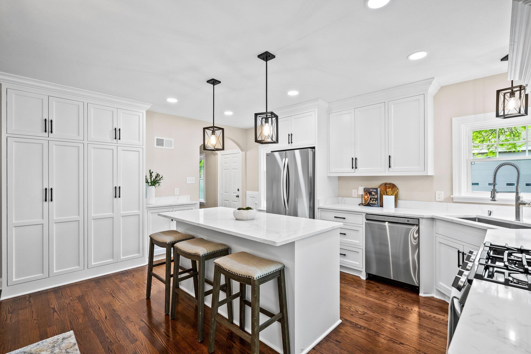 5001 N Bay Ridge Ave