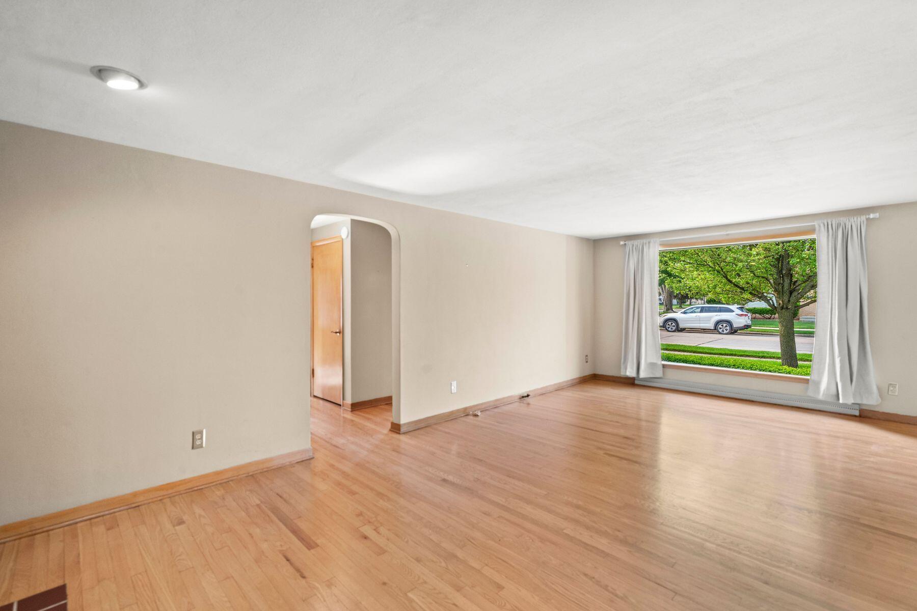 600 Lombard Ave